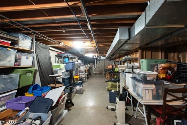 13 Deer Path Cir, Green Brook Twp., NJ 08812