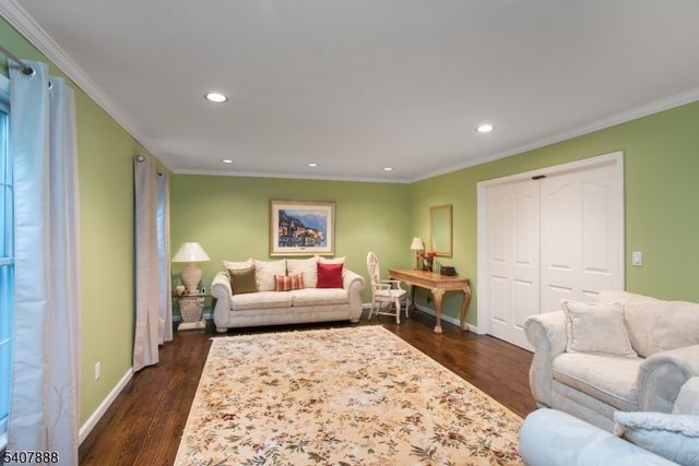 13 Deer Path Cir, Green Brook Twp., NJ 08812