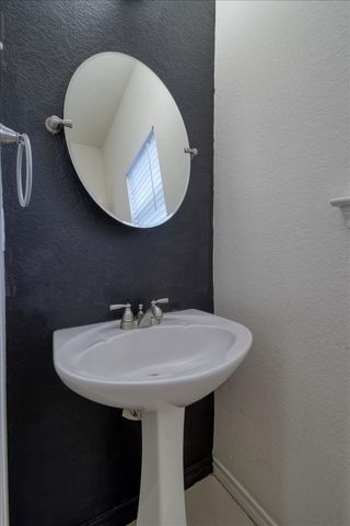 2712 Summertree Drive, Carrollton, TX 75006