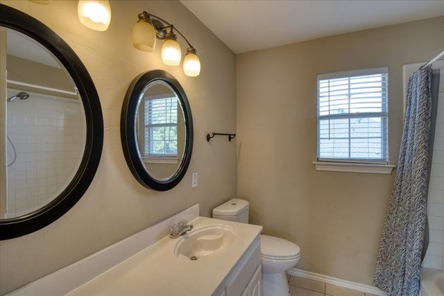 2712 Summertree Drive, Carrollton, TX 75006