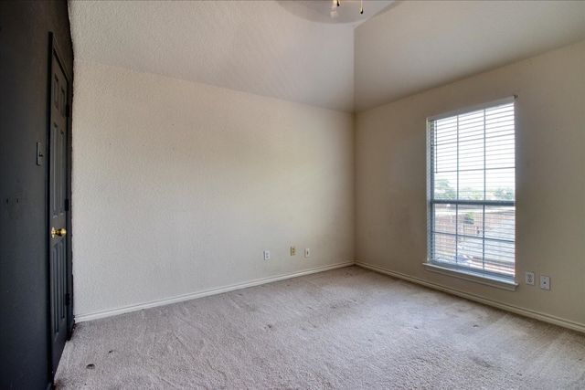 2712 Summertree Drive, Carrollton, TX 75006