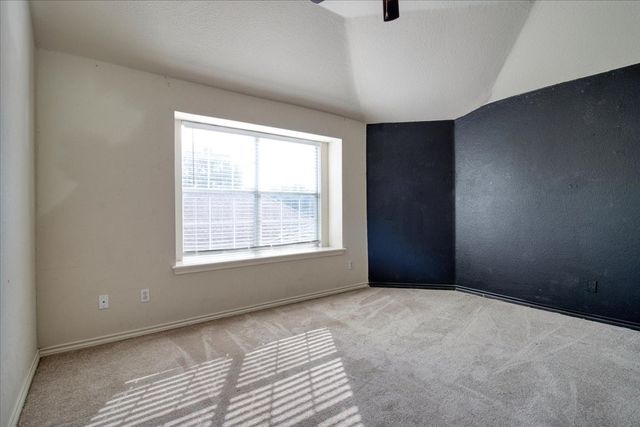 2712 Summertree Drive, Carrollton, TX 75006