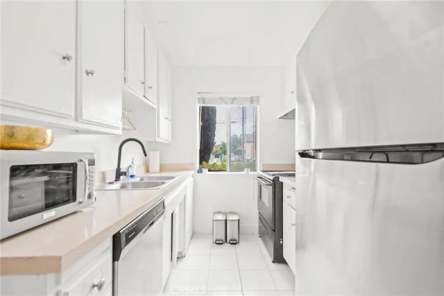400 N Acacia Avenue B12, Fullerton, CA 92831