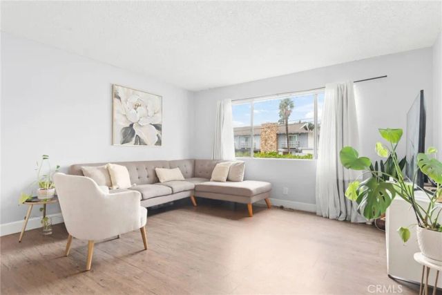 400 N Acacia Avenue B12, Fullerton, CA 92831