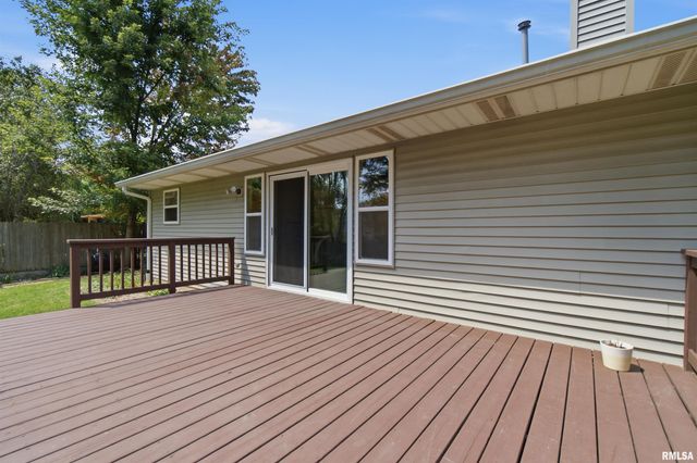 5506 N LEAWOOD Court, Peoria, IL 61615