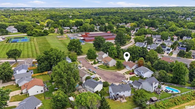 5506 N LEAWOOD Court, Peoria, IL 61615