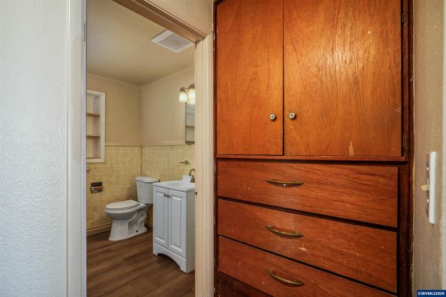 2806-2808 Livingston St NE, Salem, OR 97301