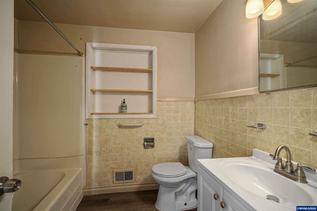 2806-2808 Livingston St NE, Salem, OR 97301