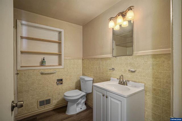 2806-2808 Livingston St NE, Salem, OR 97301