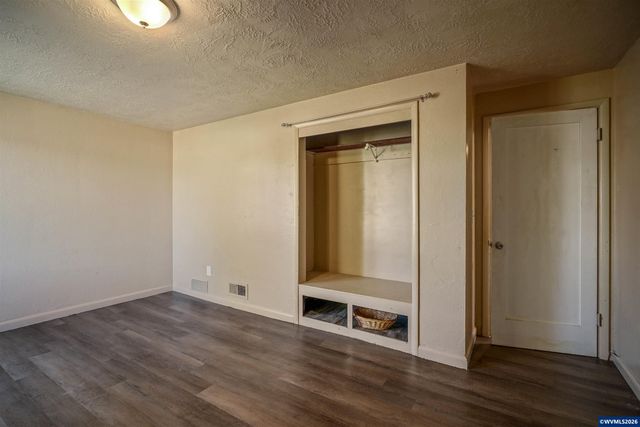 2806-2808 Livingston St NE, Salem, OR 97301