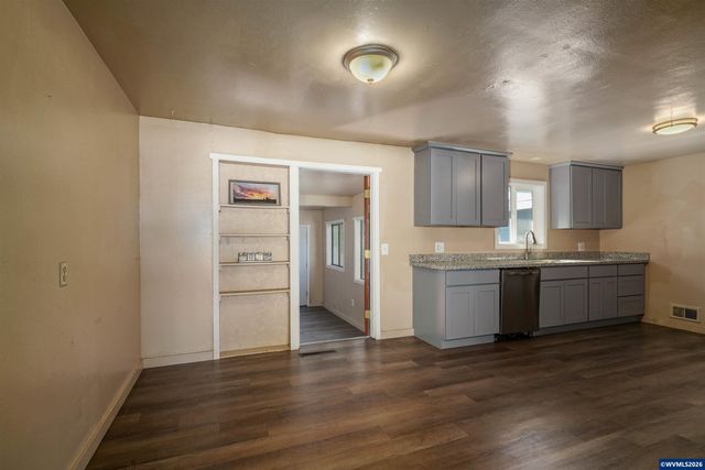 2806-2808 Livingston St NE, Salem, OR 97301