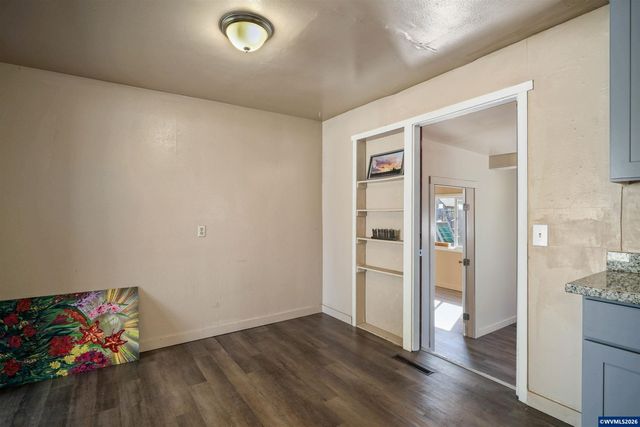 2806-2808 Livingston St NE, Salem, OR 97301