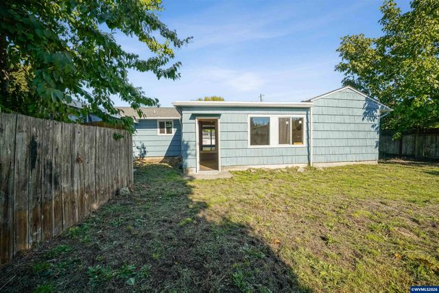 2806-2808 Livingston St NE, Salem, OR 97301