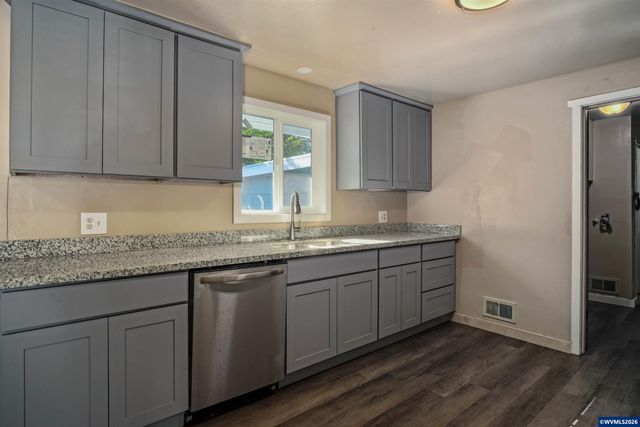 2806-2808 Livingston St NE, Salem, OR 97301