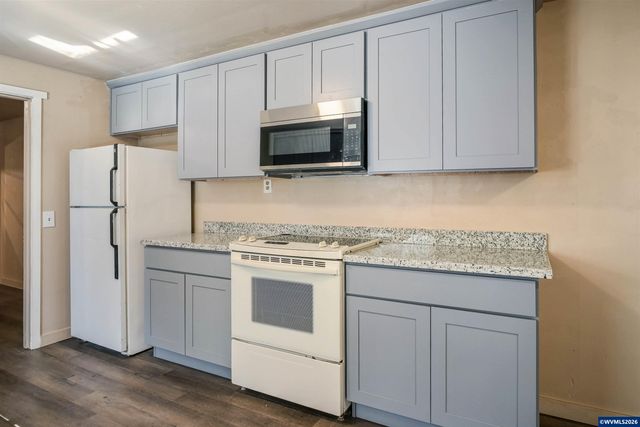 2806-2808 Livingston St NE, Salem, OR 97301