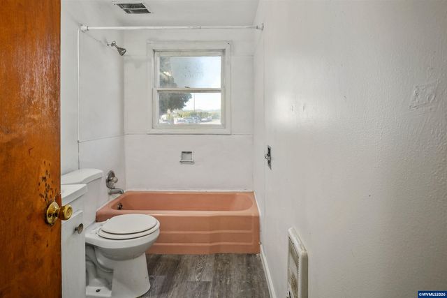 2806-2808 Livingston St NE, Salem, OR 97301