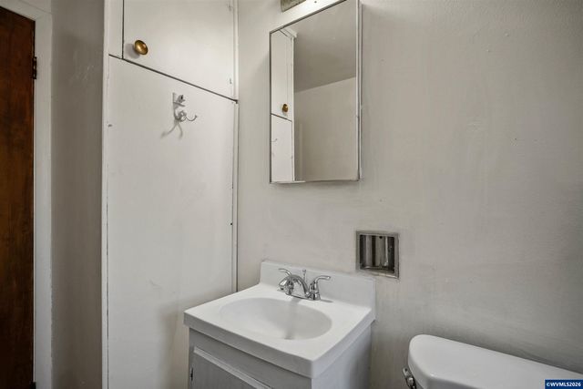 2806-2808 Livingston St NE, Salem, OR 97301