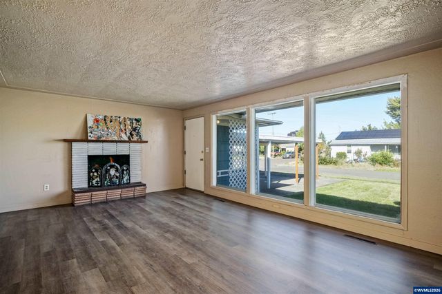 2806-2808 Livingston St NE, Salem, OR 97301