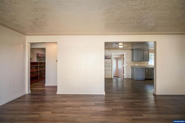 2806-2808 Livingston St NE, Salem, OR 97301