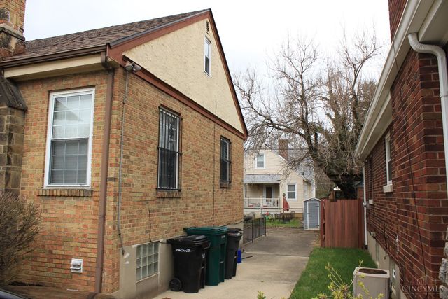 1740 Garden Lane, Cincinnati, OH 45237