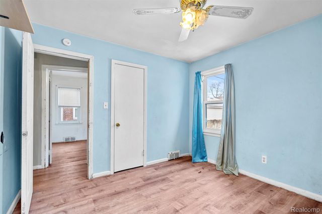 14624 Warwick Avenue, Allen Park, MI 48101