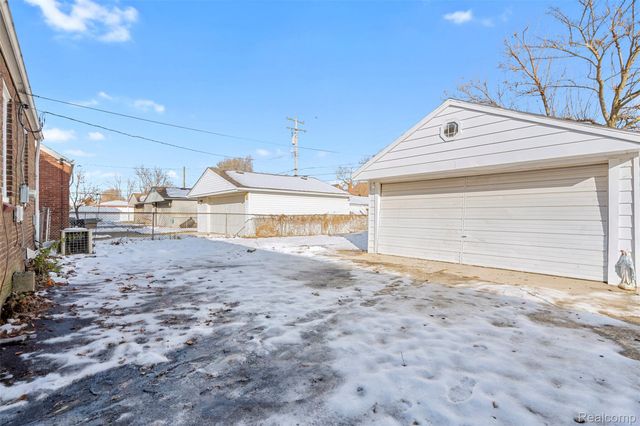 14624 Warwick Avenue, Allen Park, MI 48101