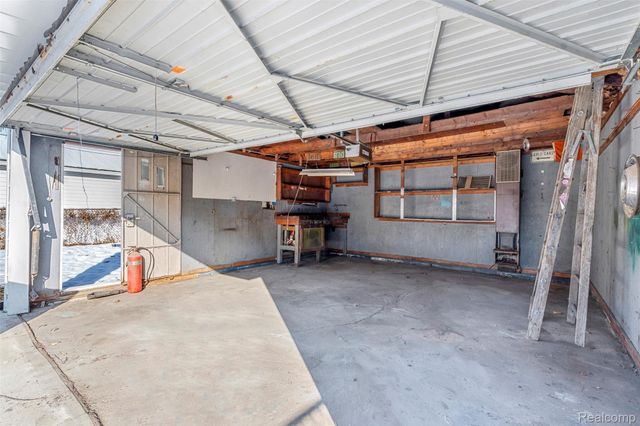 14624 Warwick Avenue, Allen Park, MI 48101