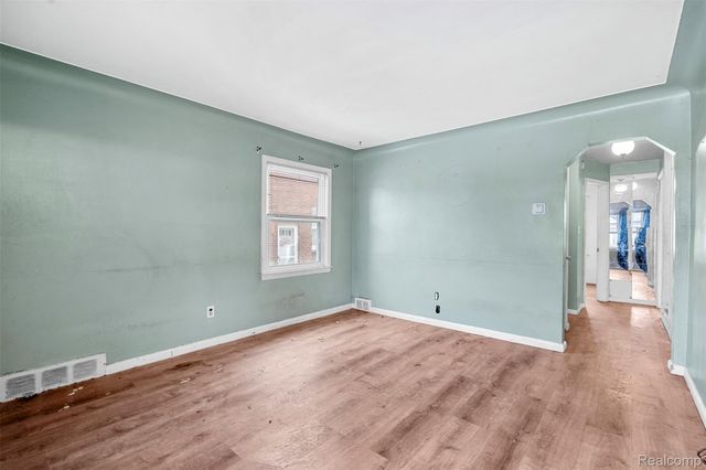 14624 Warwick Avenue, Allen Park, MI 48101