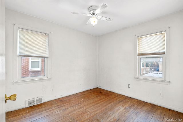 14624 Warwick Avenue, Allen Park, MI 48101