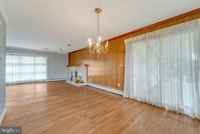 2 CEDAR LN, Pemberton, NJ 08068