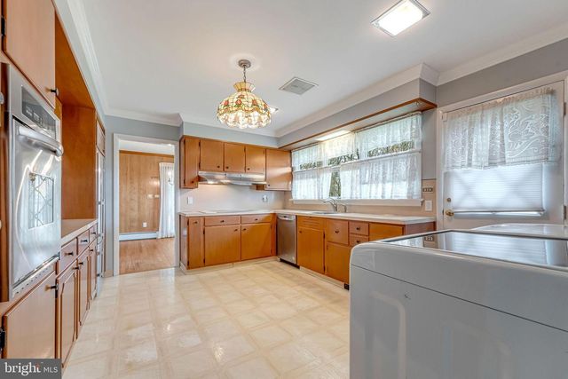 2 CEDAR LN, Pemberton, NJ 08068