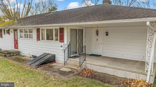 2 CEDAR LN, Pemberton, NJ 08068