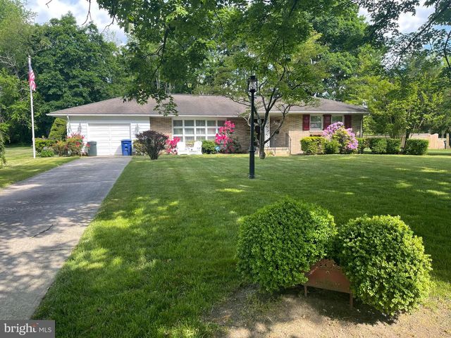 2 CEDAR LN, Pemberton, NJ 08068