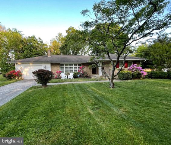 2 CEDAR LN, Pemberton, NJ 08068