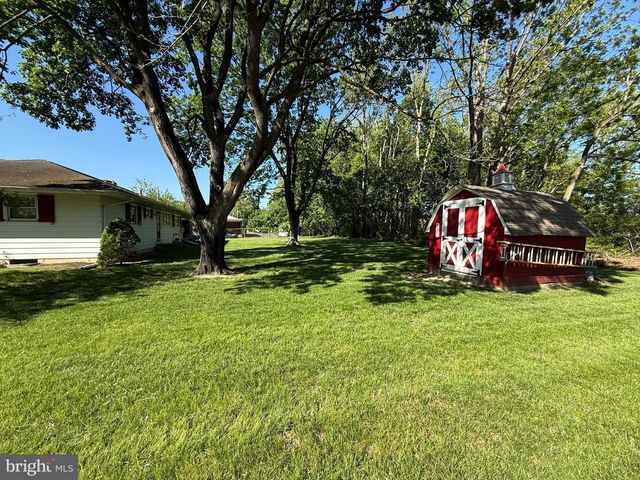 2 CEDAR LN, Pemberton, NJ 08068