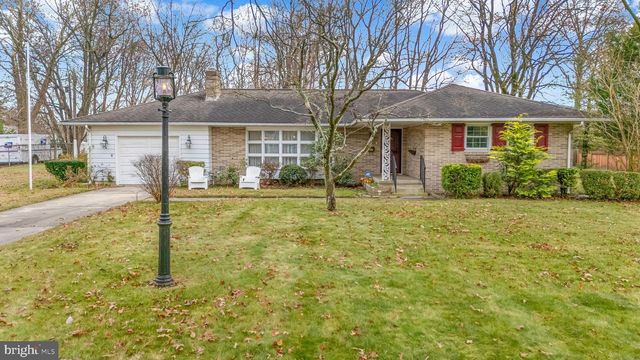 2 CEDAR LN, Pemberton, NJ 08068