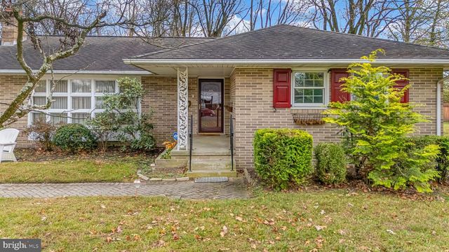 2 CEDAR LN, Pemberton, NJ 08068