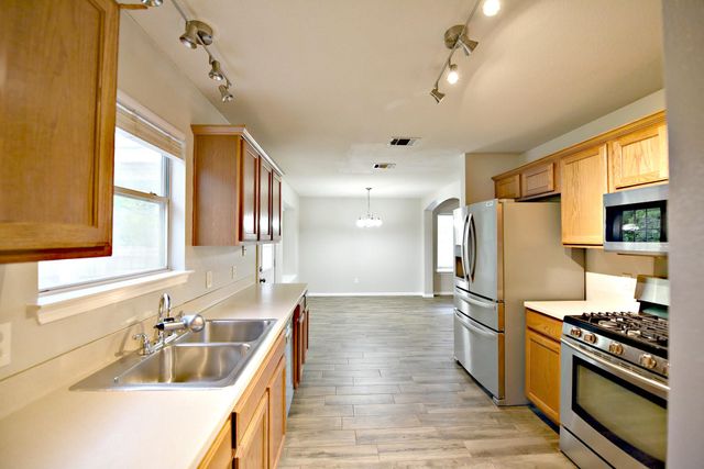 1403 Catalina DR, Leander, TX 78641