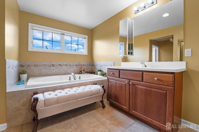 5 Bouvier Lane, South Brunswick, NJ 08816