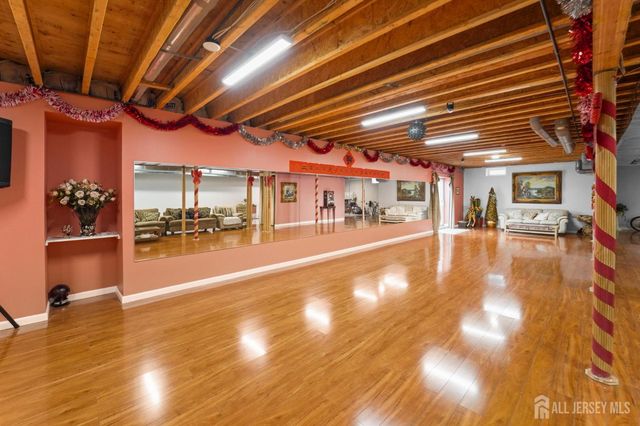 5 Bouvier Lane, South Brunswick, NJ 08816