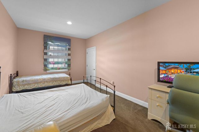 5 Bouvier Lane, South Brunswick, NJ 08816