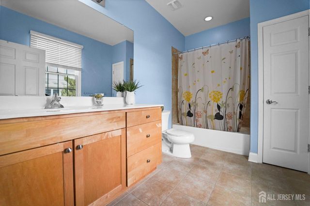 5 Bouvier Lane, South Brunswick, NJ 08816