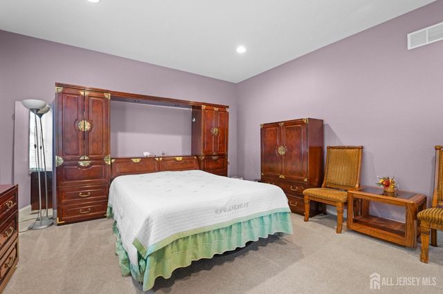 5 Bouvier Lane, South Brunswick, NJ 08816