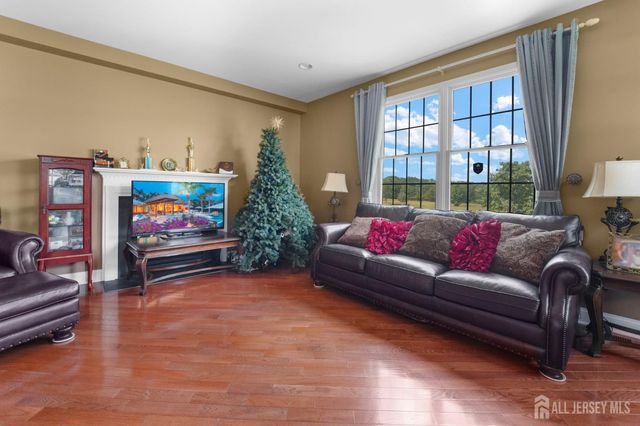 5 Bouvier Lane, South Brunswick, NJ 08816