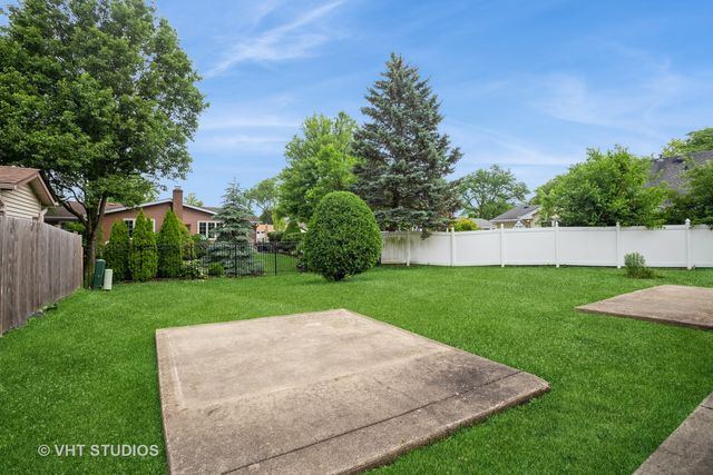 236 Brighton Road, Elk Grove Village, IL 60007