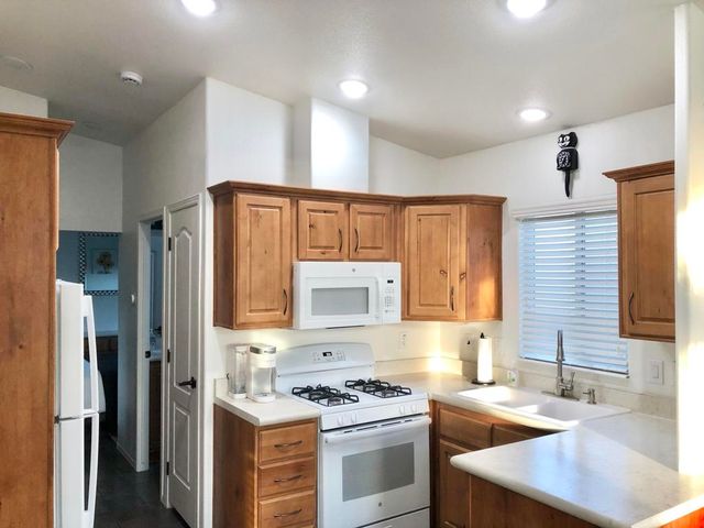 74711 Dillon Rd Spc 1017, Desert Hot Springs, CA 92241