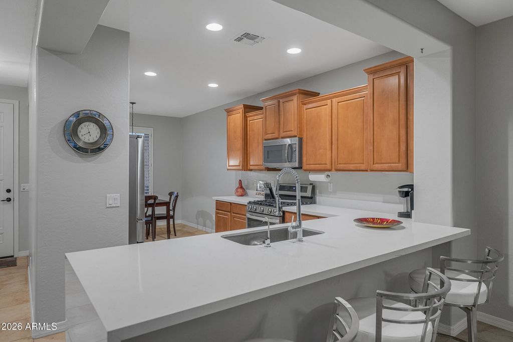 32119 N ECHO CANYON Road, San Tan Valley, AZ 85143 — photo 2