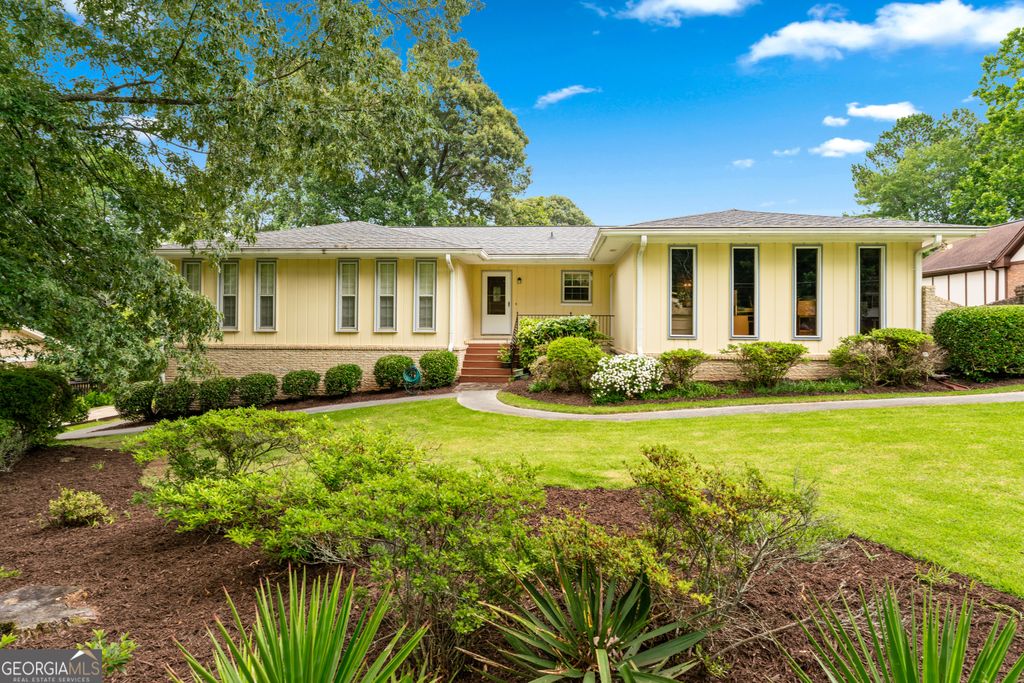 322 Emily Drive SW, Lilburn, GA 30047
