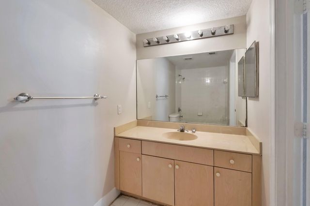 1103 Golden Lakes Boulevard 1013, West Palm Beach, FL 33411