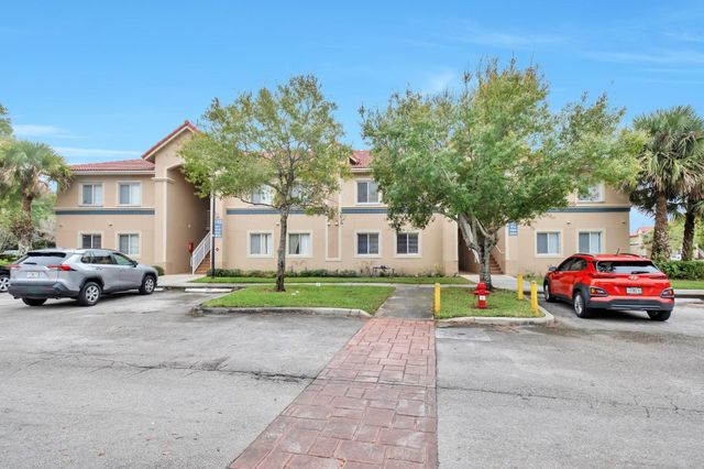 1103 Golden Lakes Boulevard 1013, West Palm Beach, FL 33411